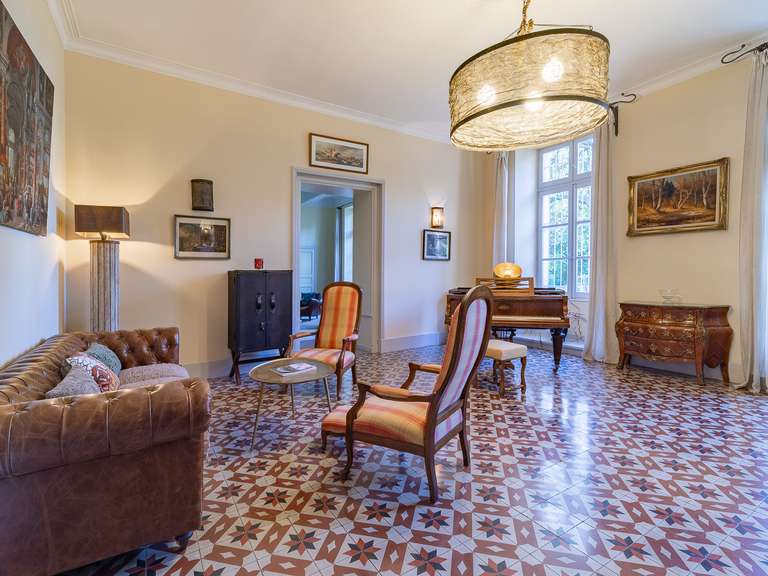 Château Pézenas - 12 chambres - 1450m²
