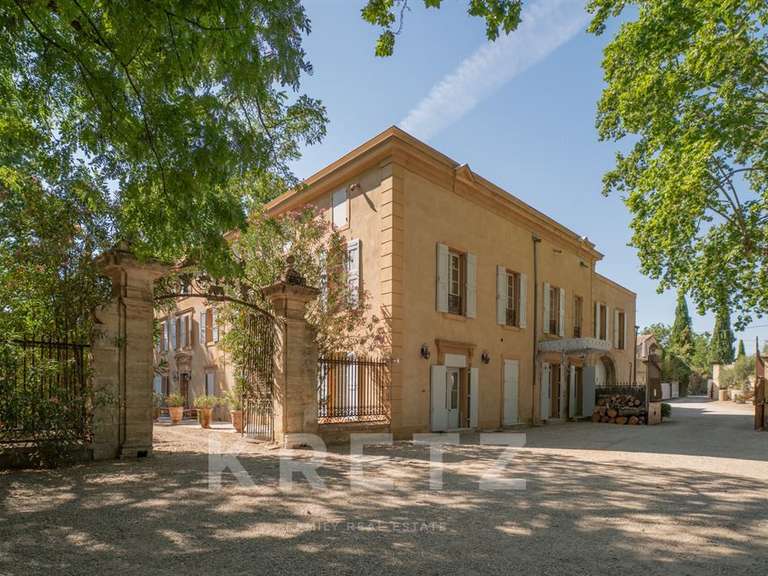Château Pézenas - 24 chambres - 1400m²