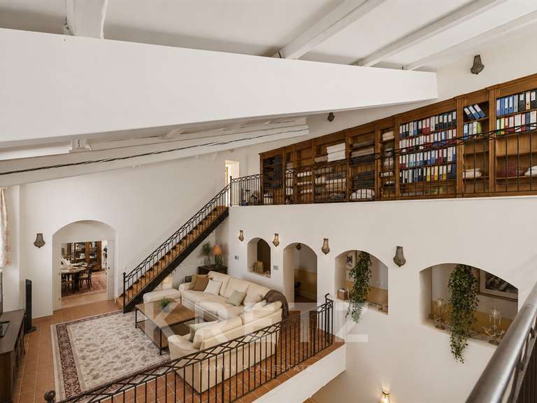 Château Pézenas - 24 chambres - 1400m²