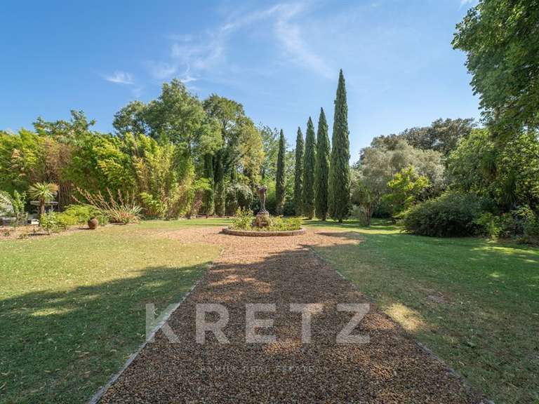 Château Pézenas - 24 chambres - 1400m²