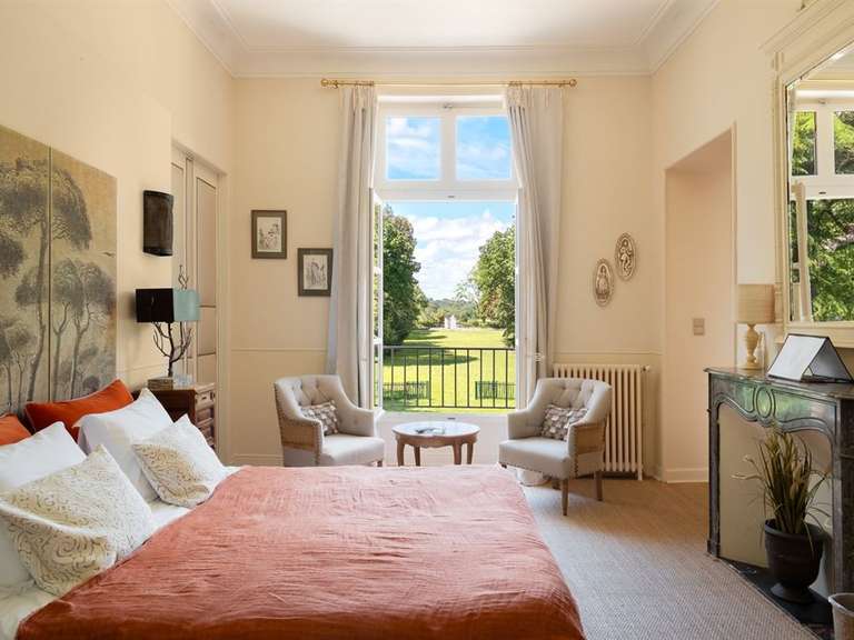 Château Pézenas - 8 chambres - 1400m²