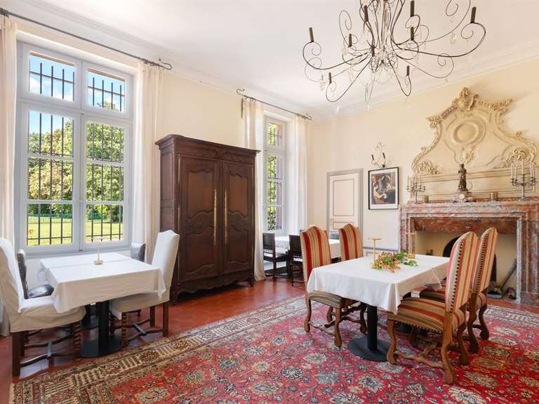 Château Pézenas - 8 chambres - 1400m²