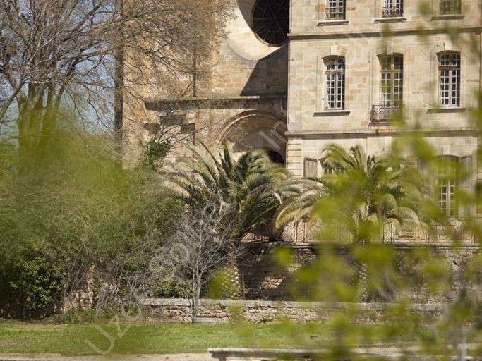 Château Pézenas - 30 chambres - 6200m²