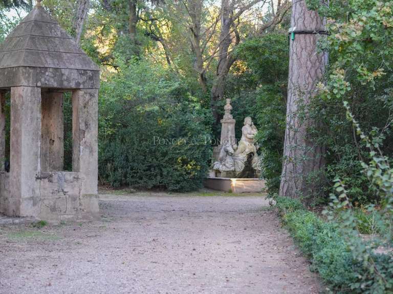 Château Pézenas - 15 chambres - 1450m²