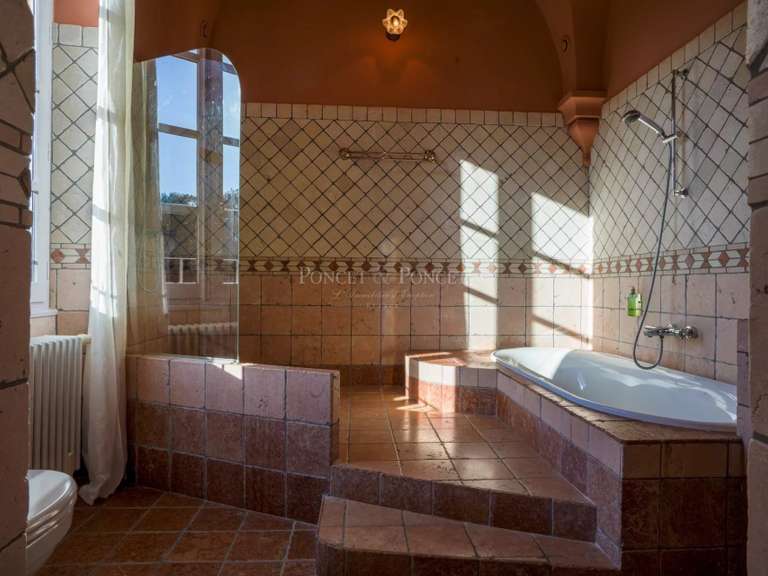 Château Pézenas - 15 chambres - 1450m²
