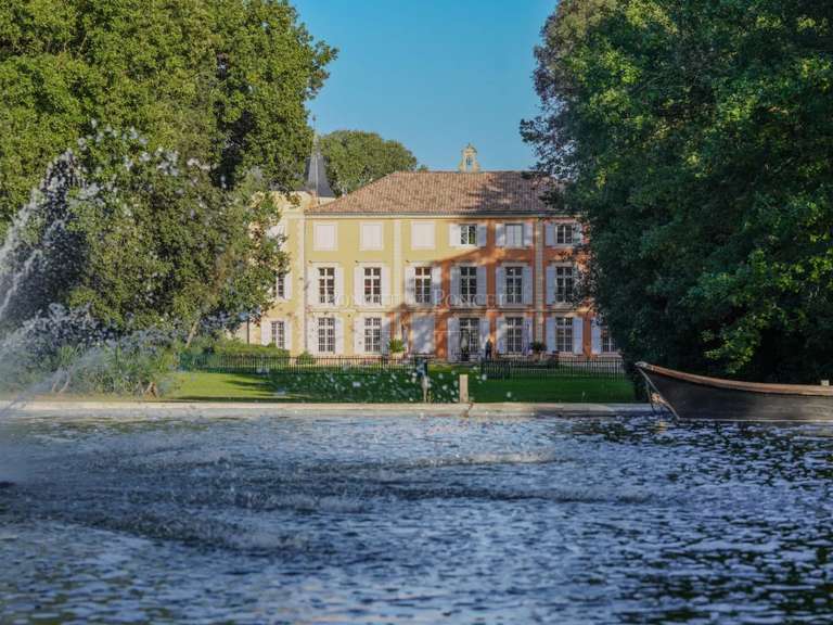 Château Pézenas - 15 chambres - 1450m²