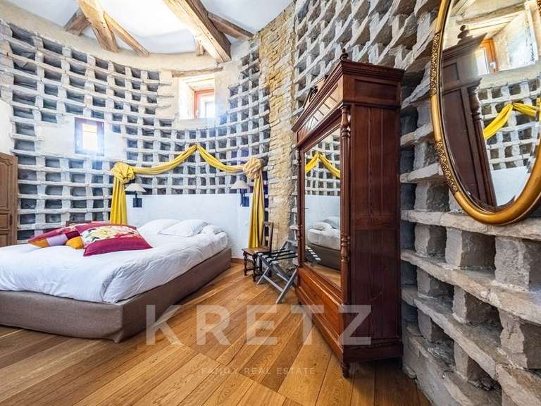 Propriété Pichanges - 16 chambres - 650m²
