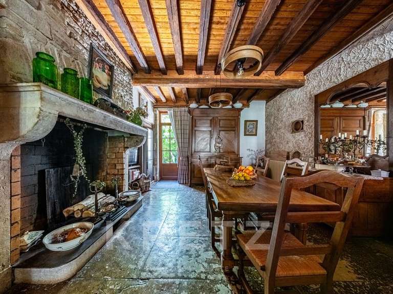 Propriété Pichanges - 16 chambres - 650m²