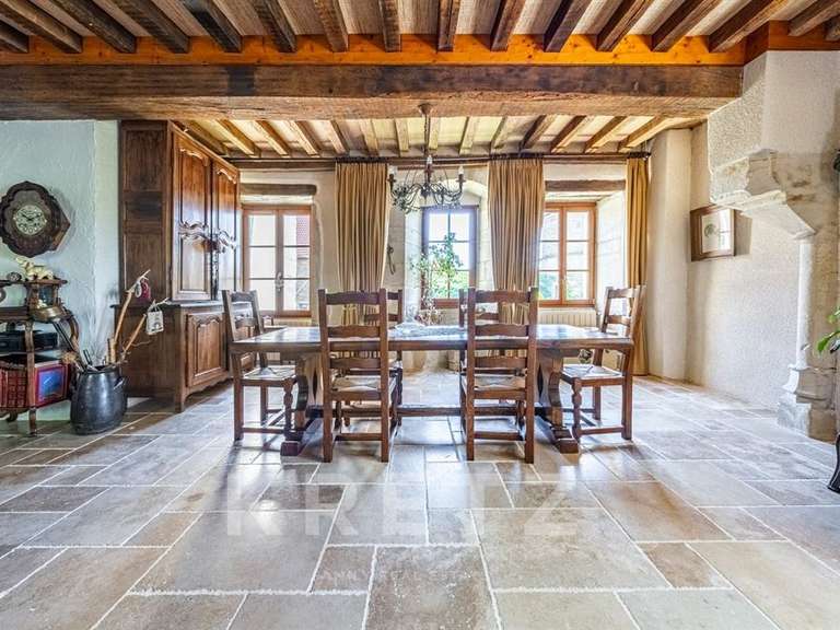 Propriété Pichanges - 16 chambres - 650m²