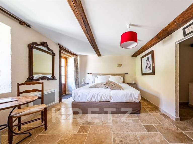 Propriété Pichanges - 16 chambres - 650m²