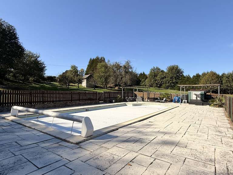 Maison Piégut-Pluviers - 14 chambres - 480m²