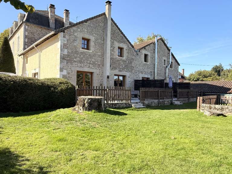 Maison Piégut-Pluviers - 14 chambres - 480m²