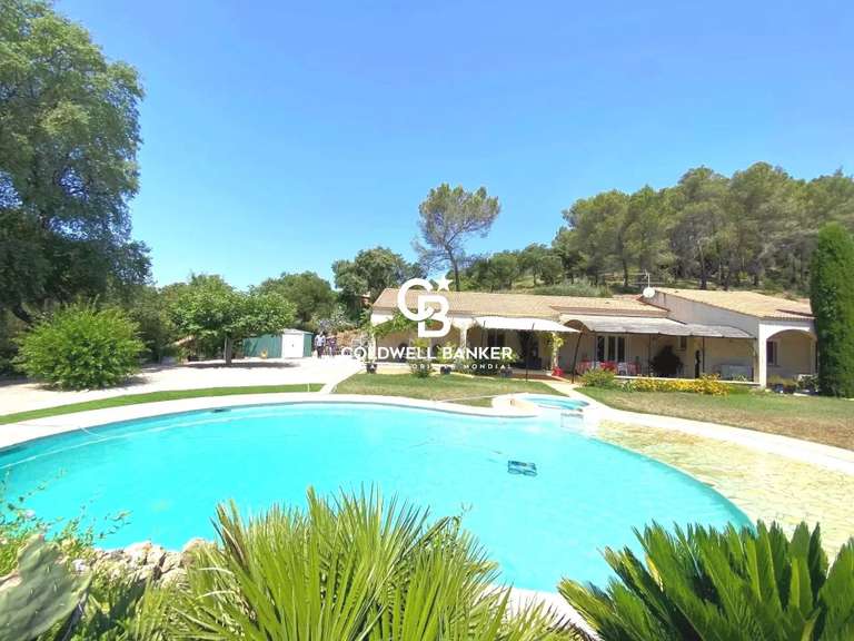 Villa Pierrefeu-du-Var - 5 chambres - 220m²