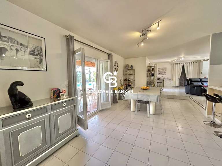Villa Pierrefeu-du-Var - 5 chambres - 220m²