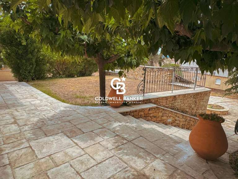 Villa Pierrefeu-du-Var - 4 chambres - 200m²