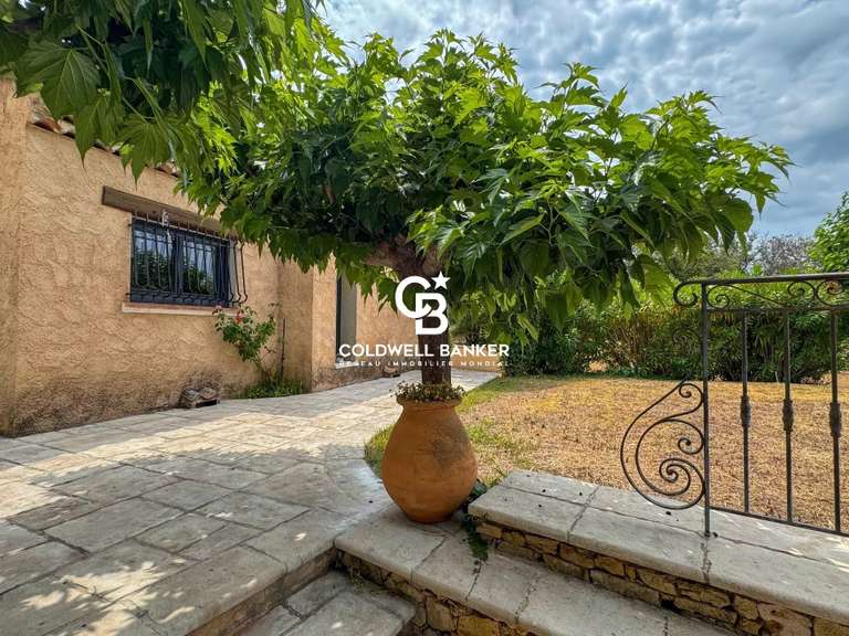 Villa Pierrefeu-du-Var - 4 chambres - 200m²