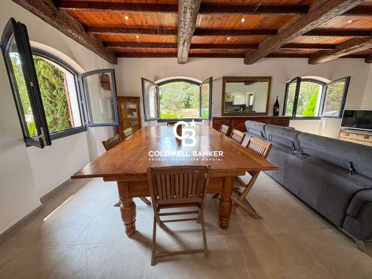 Villa Pierrefeu-du-Var - 4 chambres - 200m²