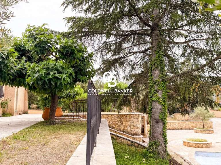 Villa Pierrefeu-du-Var - 4 chambres - 200m²