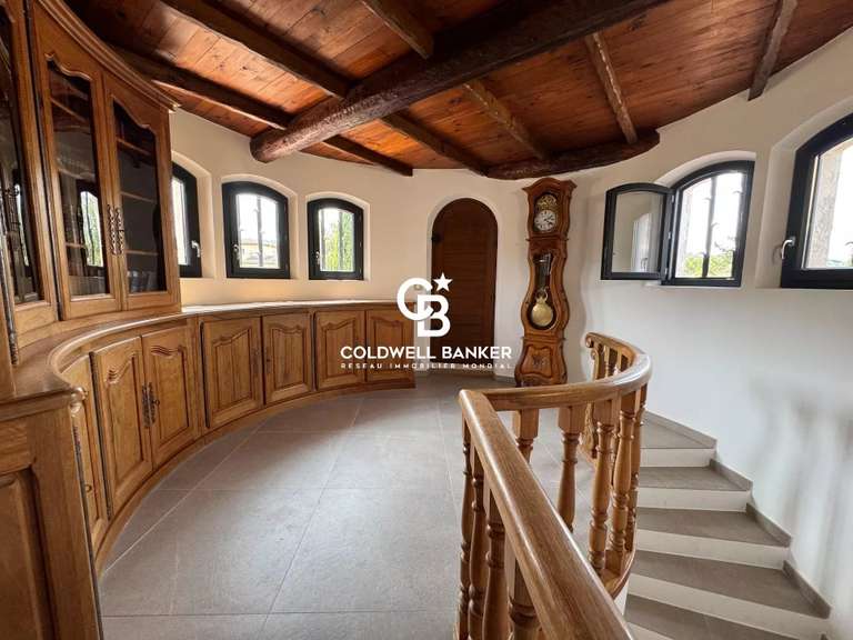 Villa Pierrefeu-du-Var - 4 chambres - 200m²