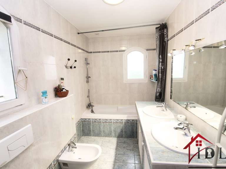 Villa Pierrefeu-du-Var - 4 chambres - 128m²