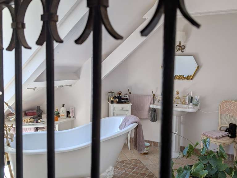 House Pierrefitte-sur-Sauldre - 3 bedrooms - 240m²