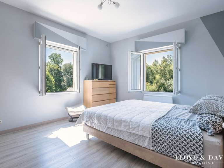 Maison Pierrefonds - 5 chambres - 316m²