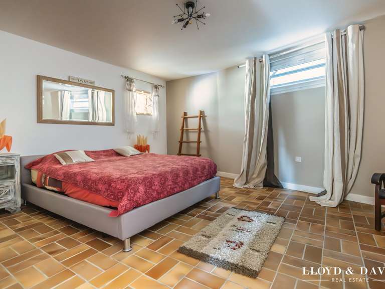 Maison Pierrefonds - 5 chambres - 316m²