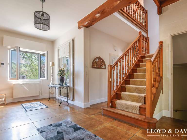 Maison Pierrefonds - 5 chambres - 316m²