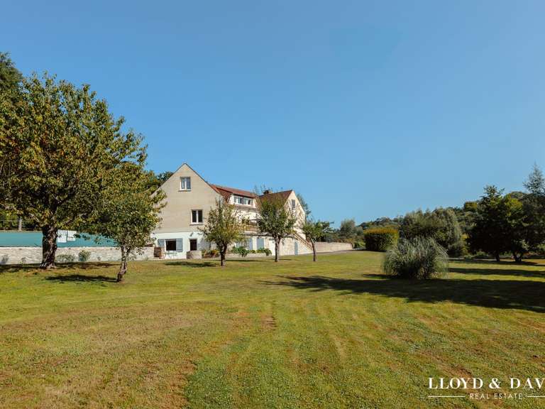 Maison Pierrefonds - 5 chambres - 316m²