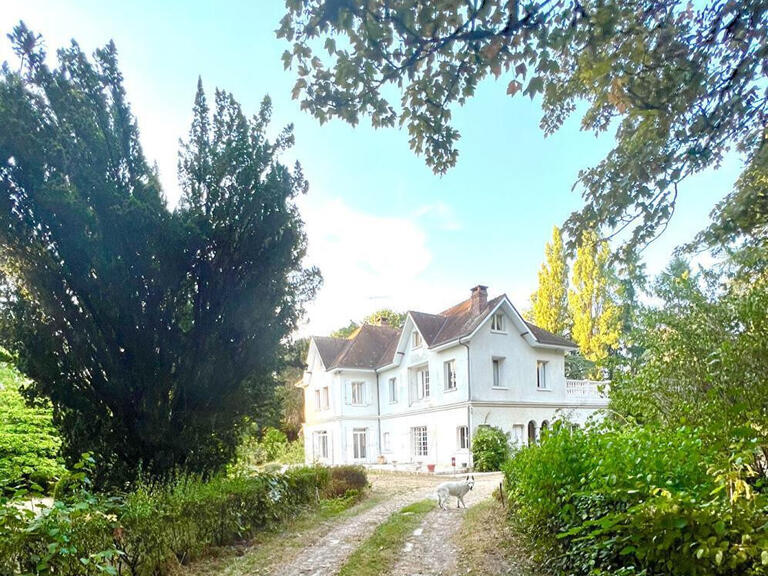 Vente Propriété Pierrefonds - 6 chambres