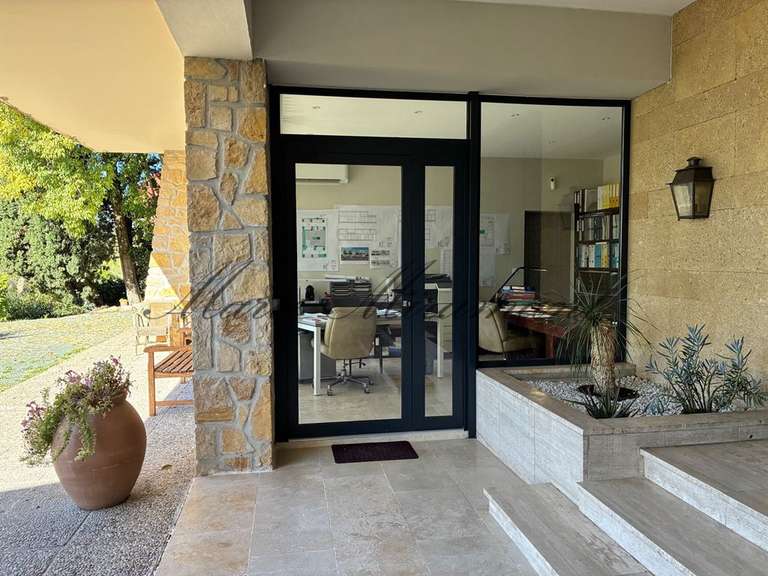 Maison Pierrelatte - 4 chambres - 195m²