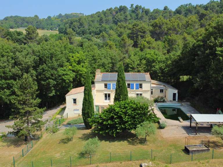 Maison Pierrevert - 9 chambres - 325m²