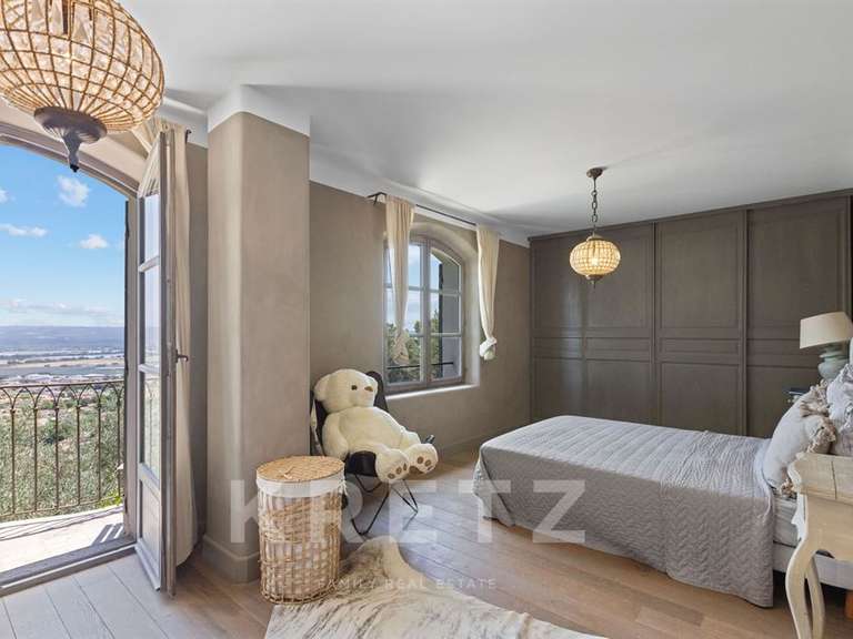 Maison Pierrevert - 4 chambres - 250m²