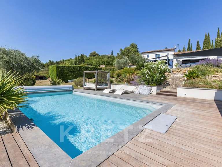 Maison Pierrevert - 5 chambres - 300m²