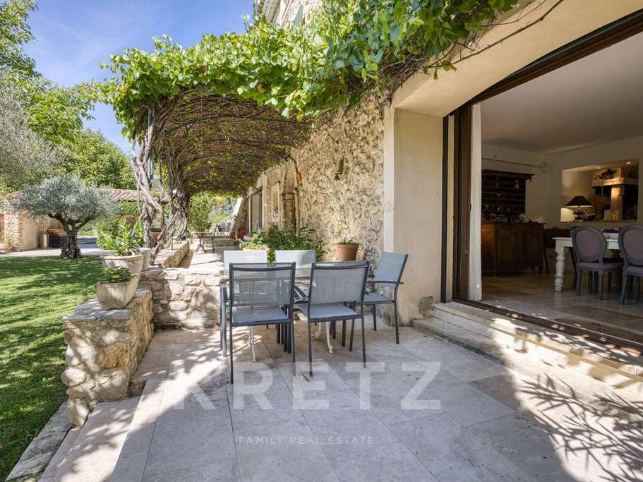 House Pierrevert