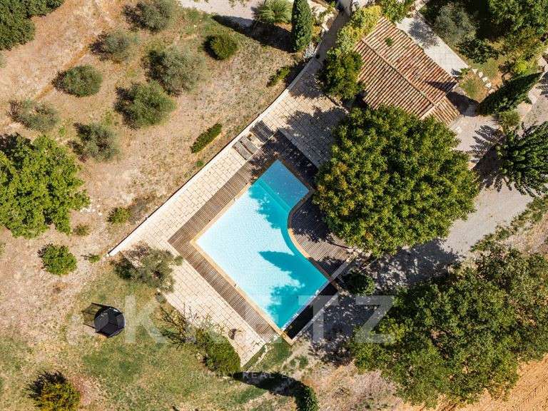 Maison Pierrevert - 10 chambres - 650m²