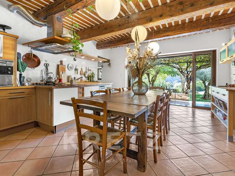 Maison Pierrevert - 10 chambres - 650m²