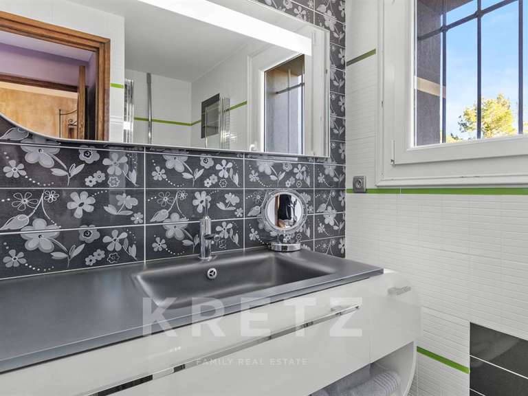 Maison Pierrevert - 4 chambres - 350m²