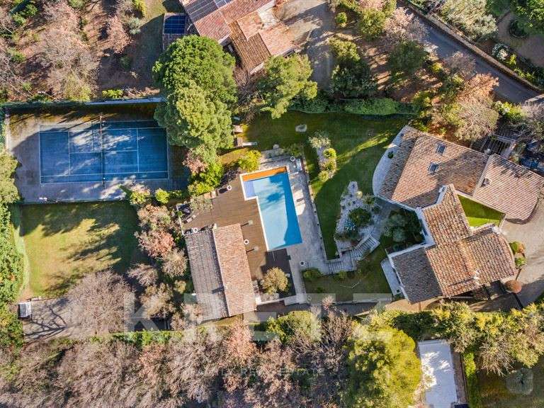 Maison Pierrevert - 4 chambres - 350m²