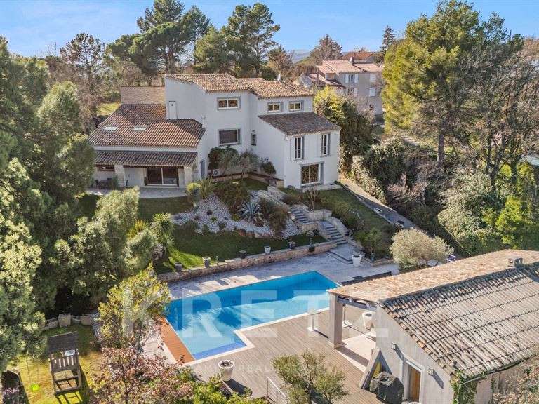 Maison Pierrevert - 4 chambres - 350m²