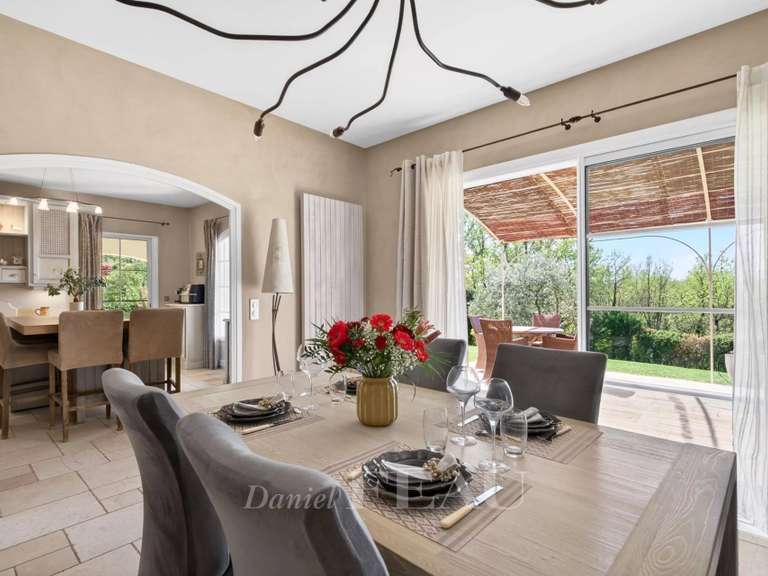 Maison Pierrevert - 4 chambres - 303m²