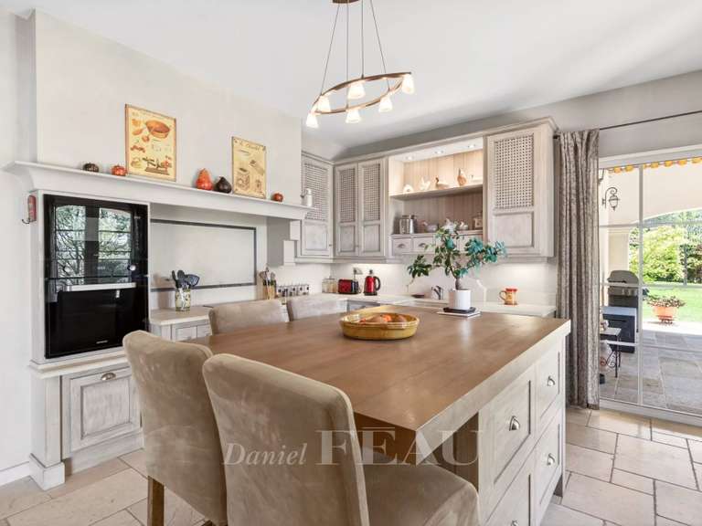 Maison Pierrevert - 4 chambres - 303m²