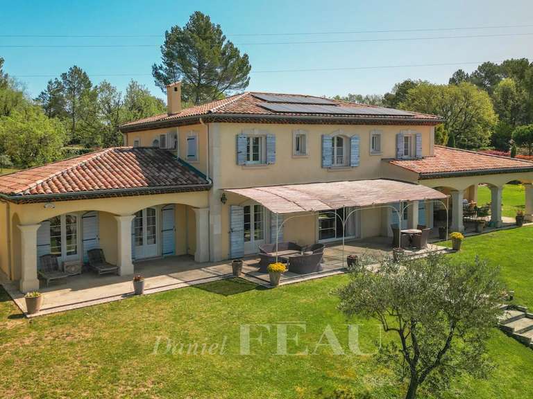 Maison Pierrevert - 4 chambres - 303m²