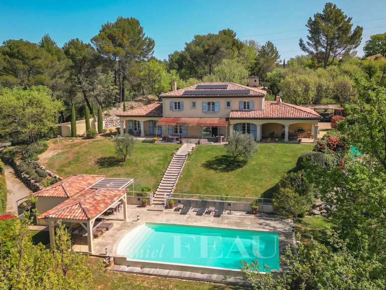 Maison Pierrevert - 4 chambres - 303m²