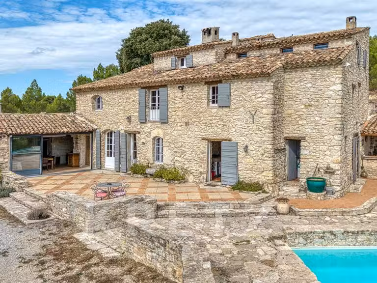 Maison Pierrevert - 5 chambres - 318m²