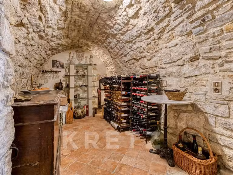 Maison Pierrevert - 5 chambres - 318m²