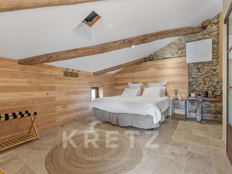 Property Pierrevert - 640m²