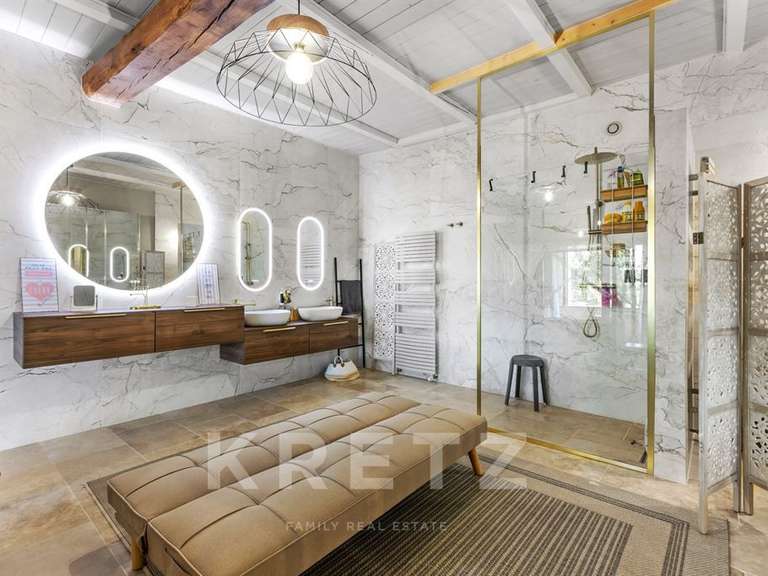 Propriété Pierrevert - 640m²