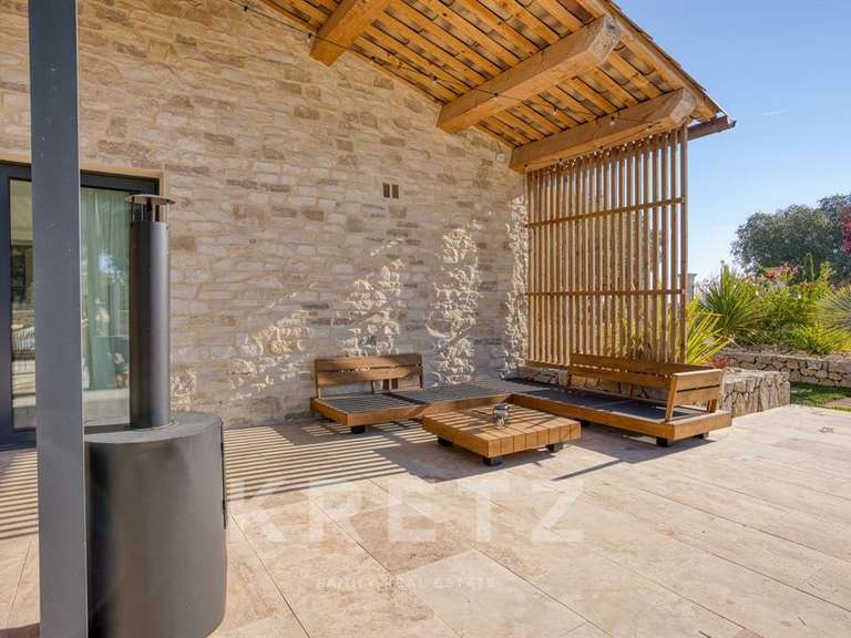 Property Pierrevert - 640m²