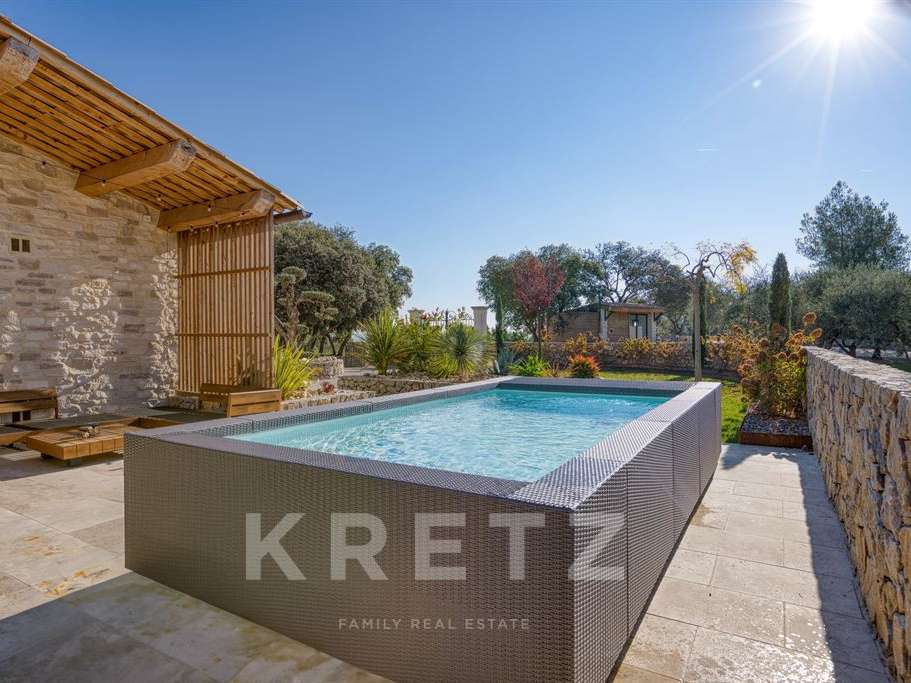 Property Pierrevert